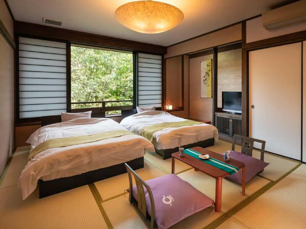 せせらぎ亭しぇふずの館内