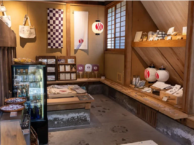 おとずれ堂の店内