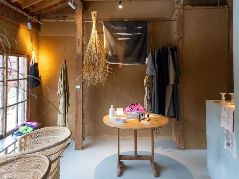 cafe and shop Treの店内